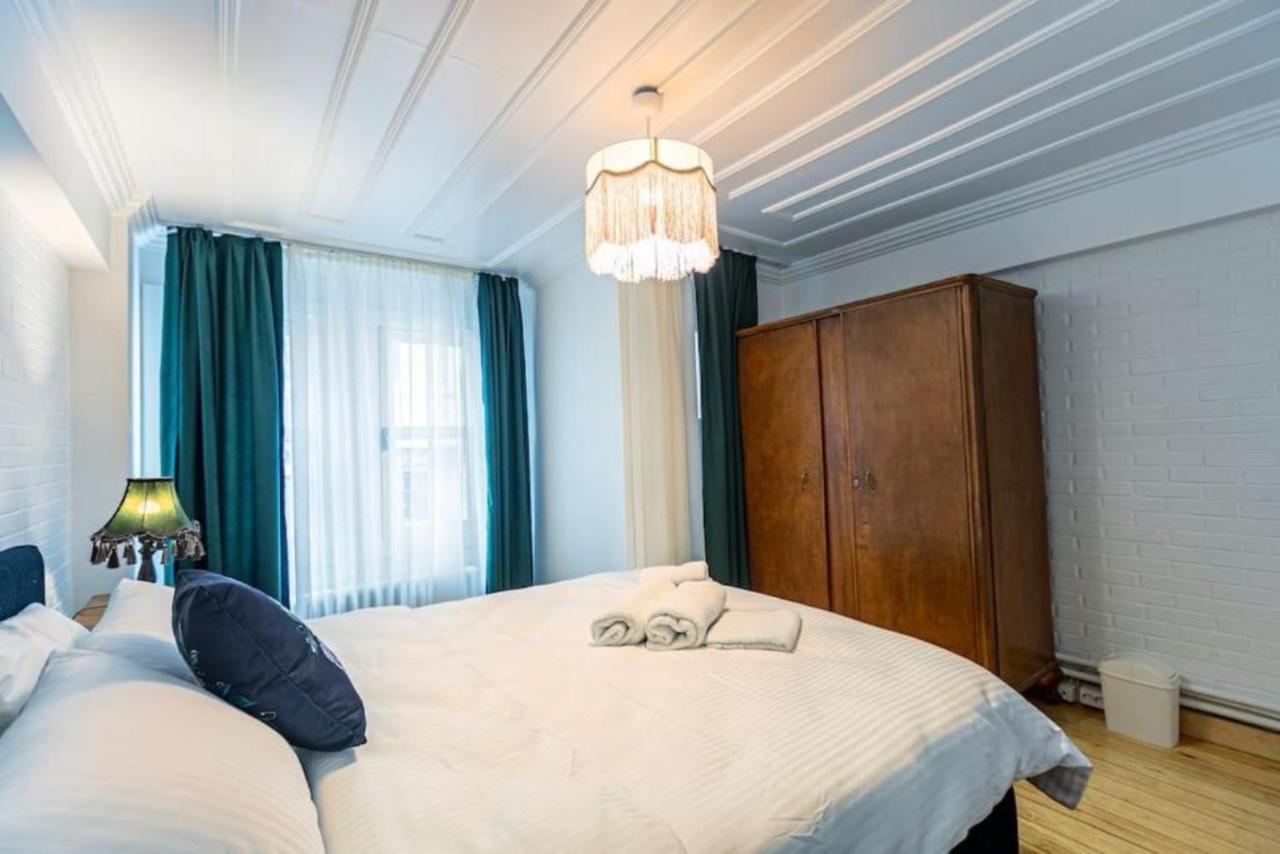 Historical 4-Br Home Steps From Besiktas Stadium & Bosphorus Views - Prime Nisantasi Location! Istanboel Buitenkant foto