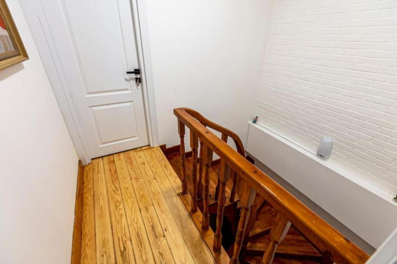 Historical 4-Br Home Steps From Besiktas Stadium & Bosphorus Views - Prime Nisantasi Location! Istanboel Buitenkant foto