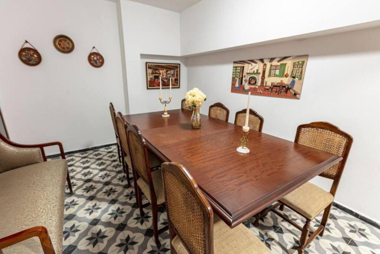 Historical 4-Br Home Steps From Besiktas Stadium & Bosphorus Views - Prime Nisantasi Location! Istanboel Buitenkant foto