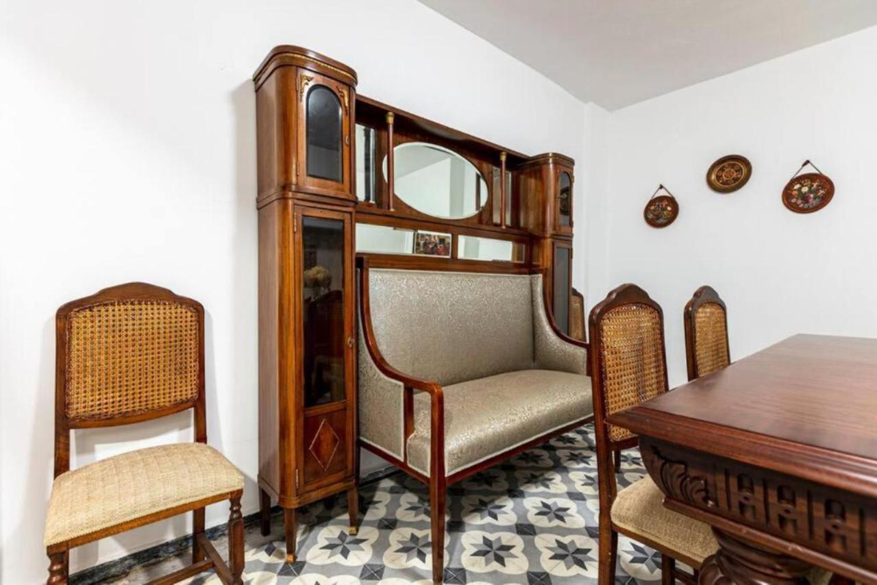 Historical 4-Br Home Steps From Besiktas Stadium & Bosphorus Views - Prime Nisantasi Location! Istanboel Buitenkant foto